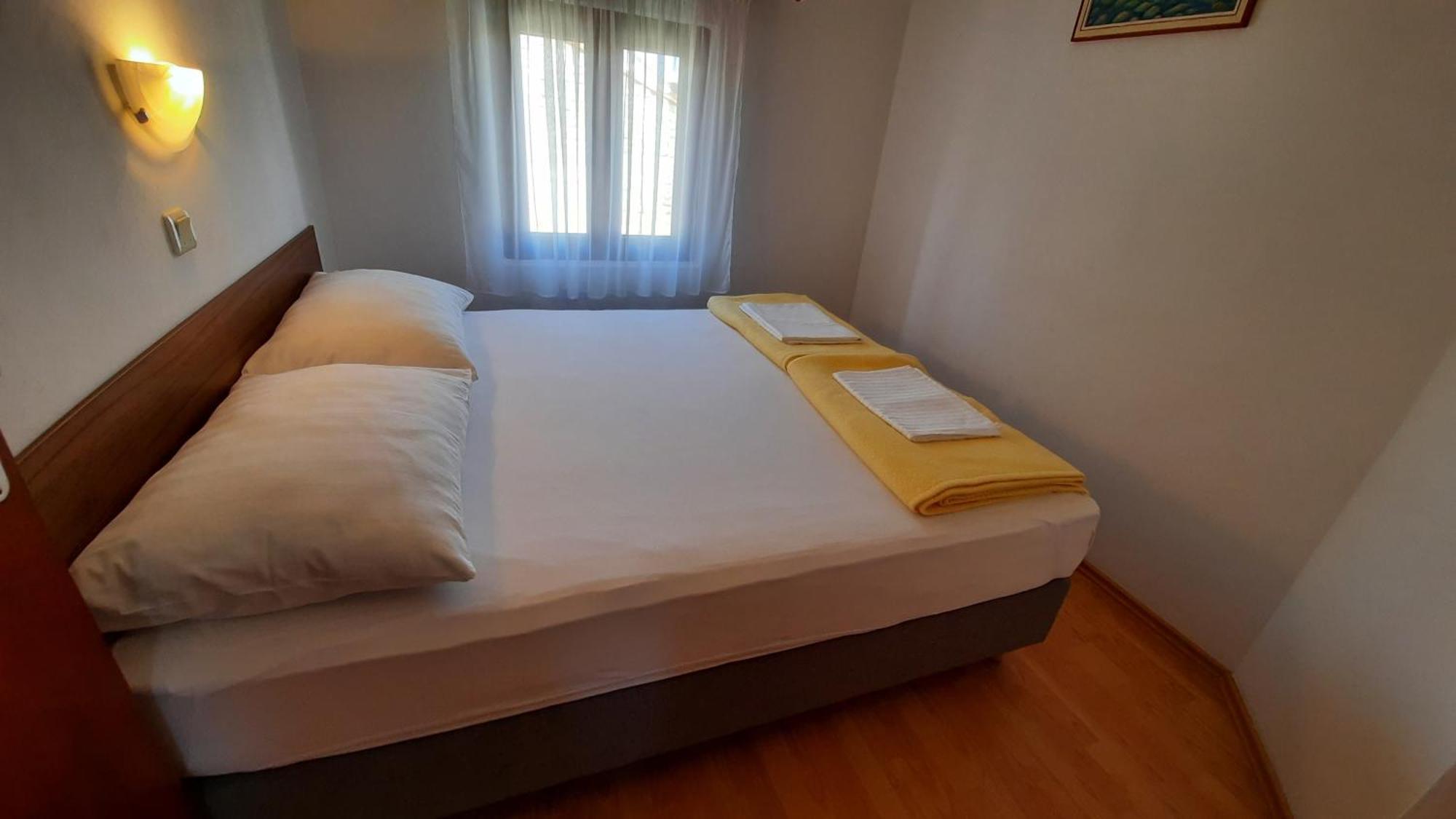 Apartment Pulic Rab Town Luaran gambar