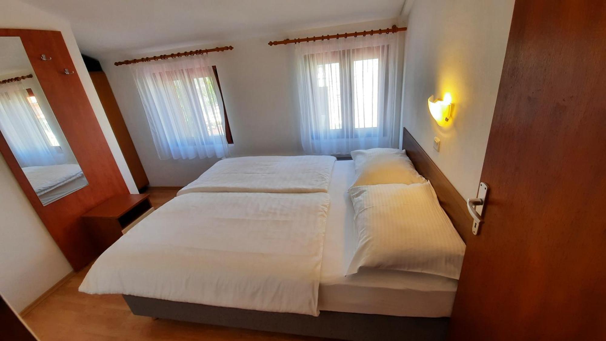 Apartment Pulic Rab Town Luaran gambar