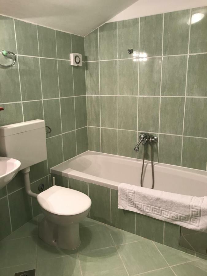 Apartment Pulic Rab Town Luaran gambar