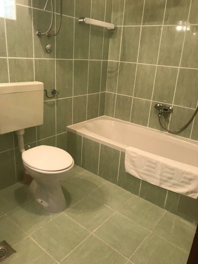 Apartment Pulic Rab Town Luaran gambar