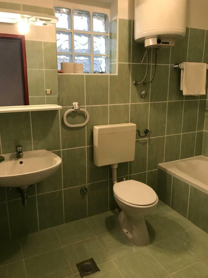 Apartment Pulic Rab Town Luaran gambar